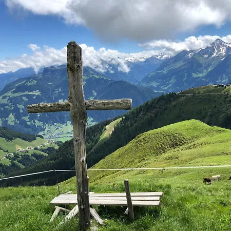 Schneekarhuette Im Sommer Hotel Schwendau